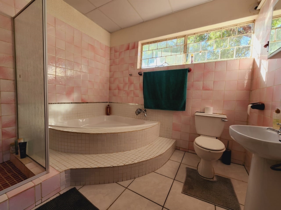 5 Bedroom Property for Sale in Potchefstroom North West